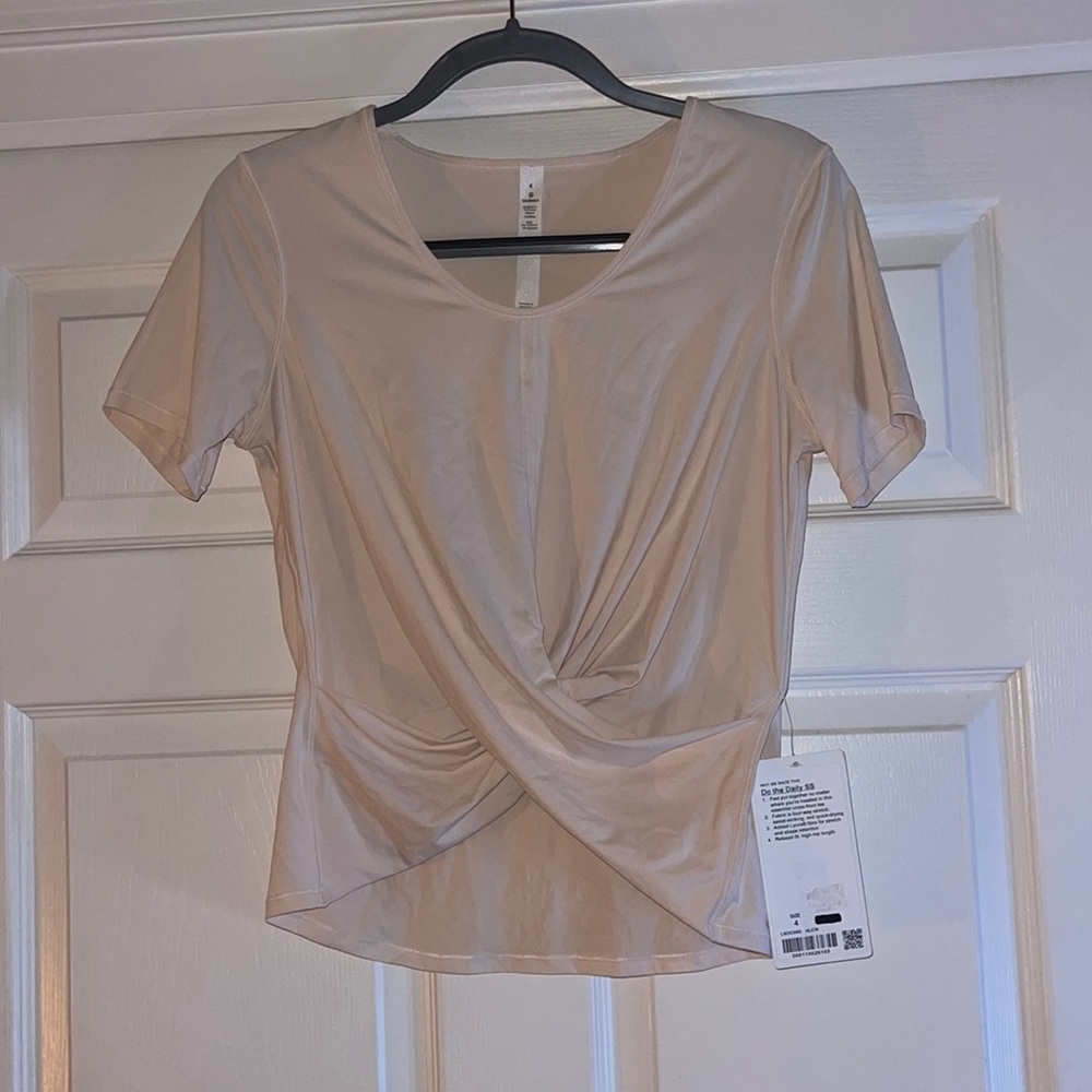 Lululemon t shirt
